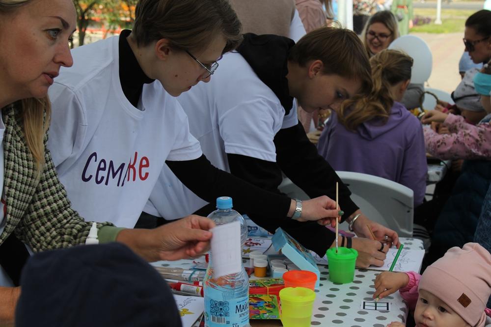 Семейный фест. Фестиваль мир семьи. Мастер класс для семейного фестиваля. Семейный фестиваль рддм. Корпоративный семейный фестиваль.